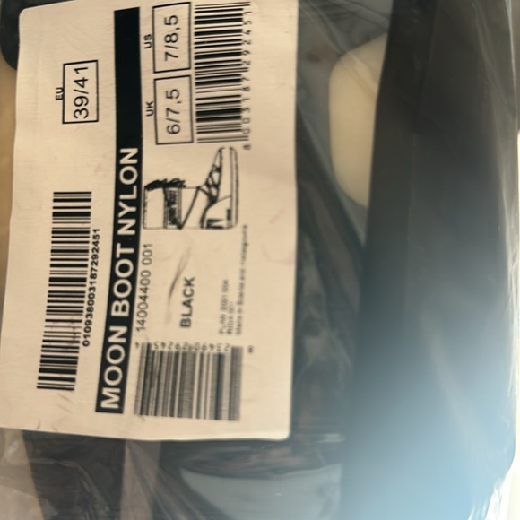 💲3️⃣3️⃣0️⃣ ICON BLACK NYLON BOOTS - Picture 7 of 7